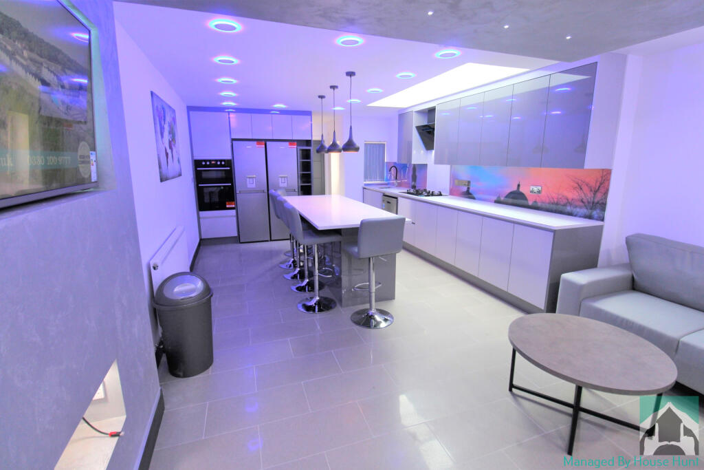 6 bed Detached for rent in Birmingham. From House Hunt - Birmingham 6 bed Detached for rent in Birmingham. From House Hunt - Birmingham