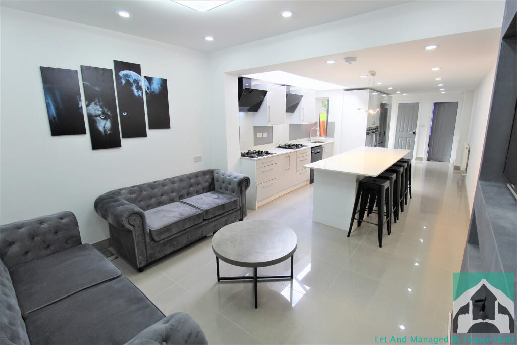 7 bed Mid Terraced House for rent in Birmingham. From House Hunt - Birmingham