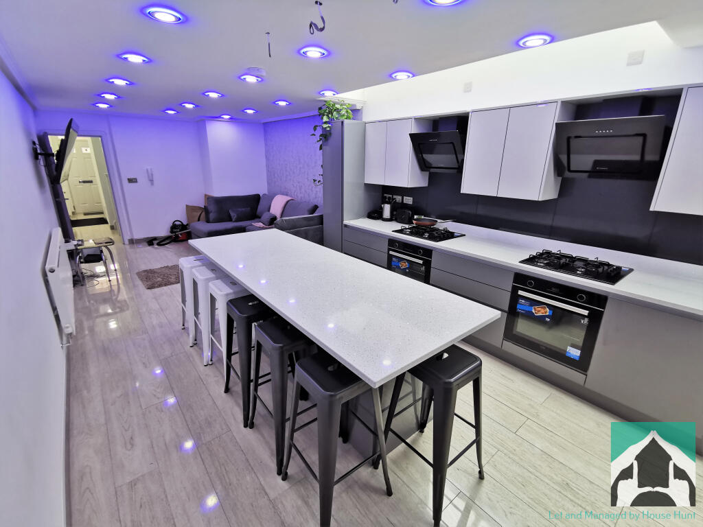 8 bed Detached for rent in Birmingham. From House Hunt - Birmingham 8 bed Detached for rent in Birmingham. From House Hunt - Birmingham
