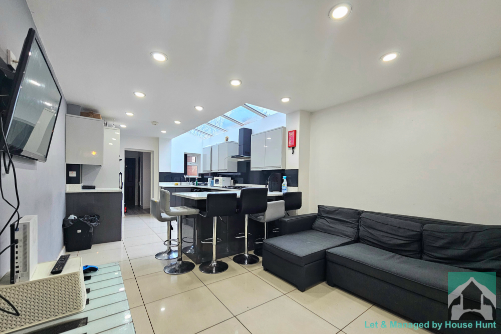 6 bed Detached for rent in Birmingham. From House Hunt - Birmingham 6 bed Detached for rent in Birmingham. From House Hunt - Birmingham