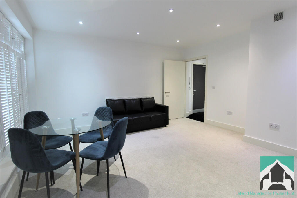 2 bed Apartment for rent in Smethwick. From House Hunt - Birmingham