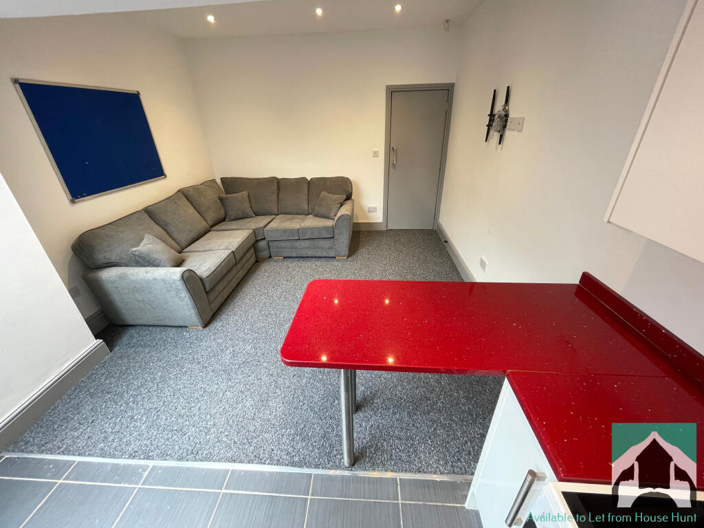 6 bed Mid Terraced House for rent in Birmingham. From House Hunt - Birmingham