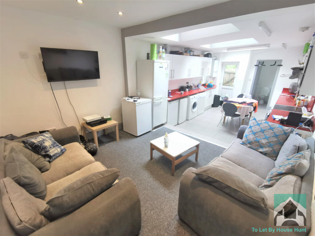 5 bed Mid Terraced House for rent in Birmingham. From House Hunt - Birmingham