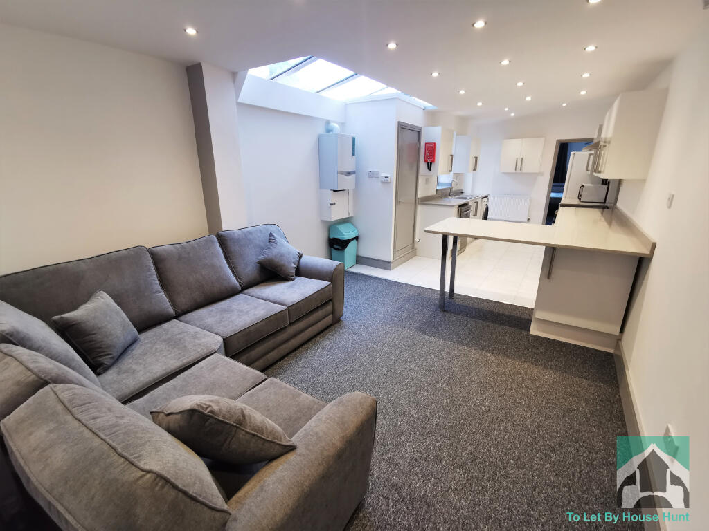 6 bed Mid Terraced House for rent in Birmingham. From House Hunt - Birmingham 6 bed Mid Terraced House for rent in Birmingham. From House Hunt - Birmingham