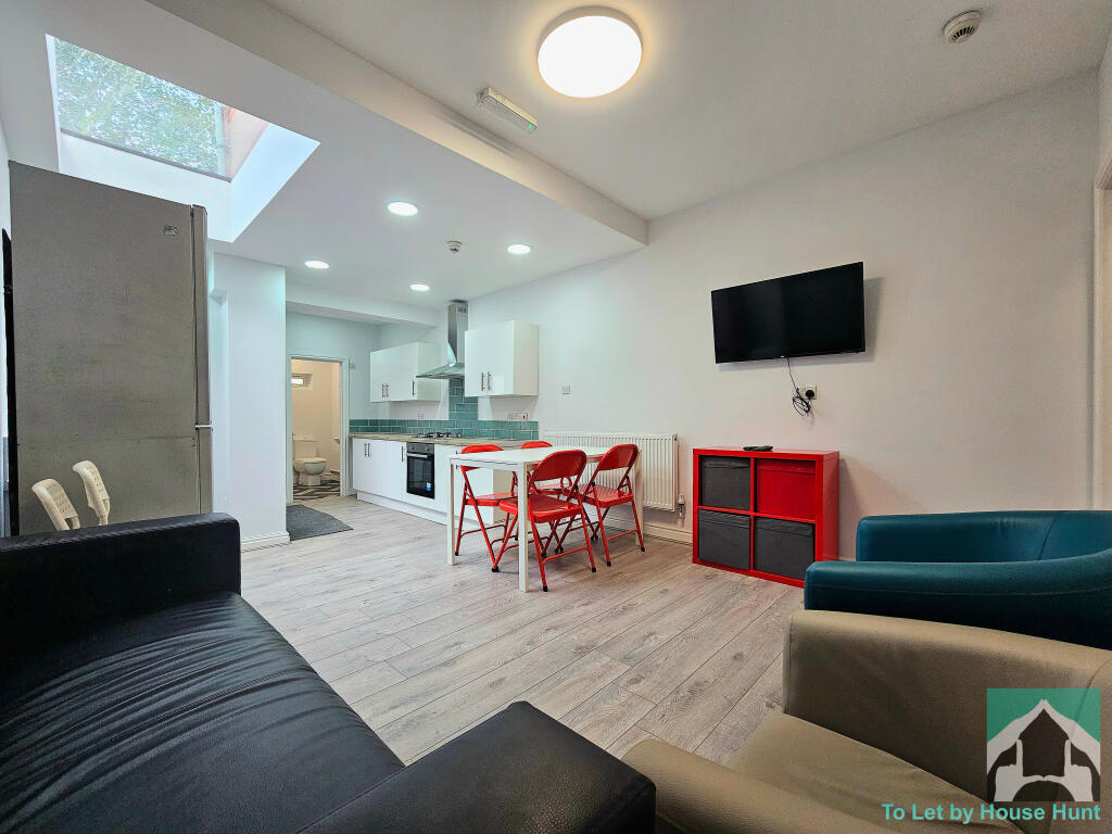 5 bed Mid Terraced House for rent in Birmingham. From House Hunt - Birmingham
