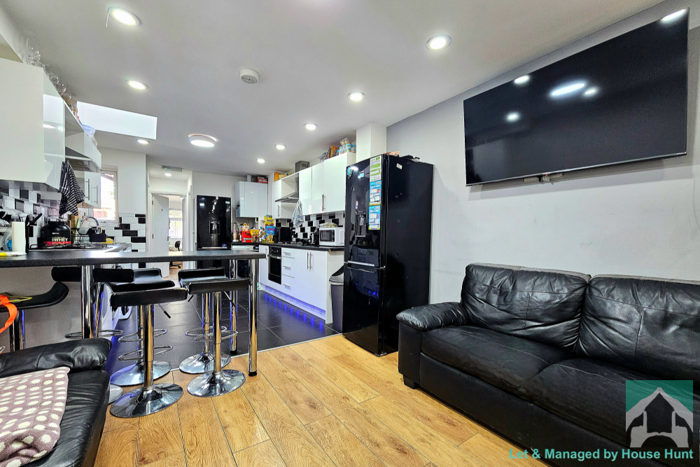 6 bed Detached for rent in Birmingham. From House Hunt - Birmingham