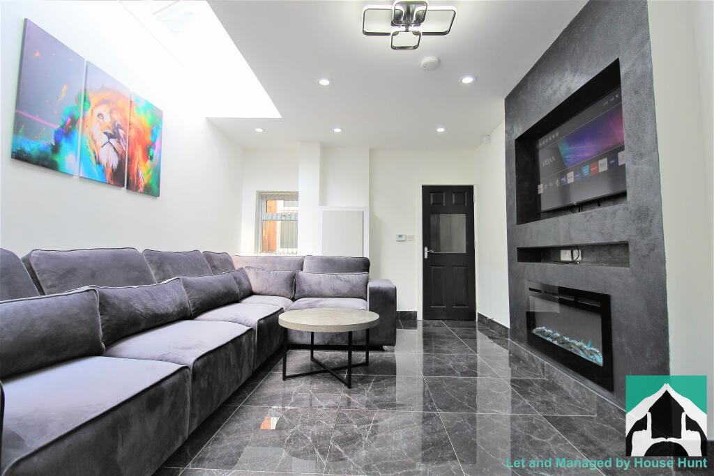 7 bed Detached for rent in Birmingham. From House Hunt - Birmingham 7 bed Detached for rent in Birmingham. From House Hunt - Birmingham