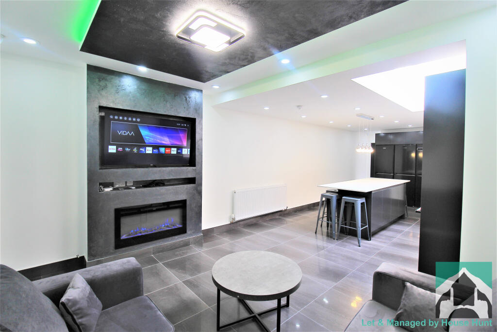 8 bed Mid Terraced House for rent in Birmingham. From House Hunt - Birmingham
