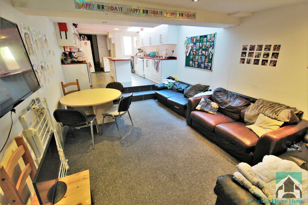 8 bed Mid Terraced House for rent in Birmingham. From House Hunt - Birmingham