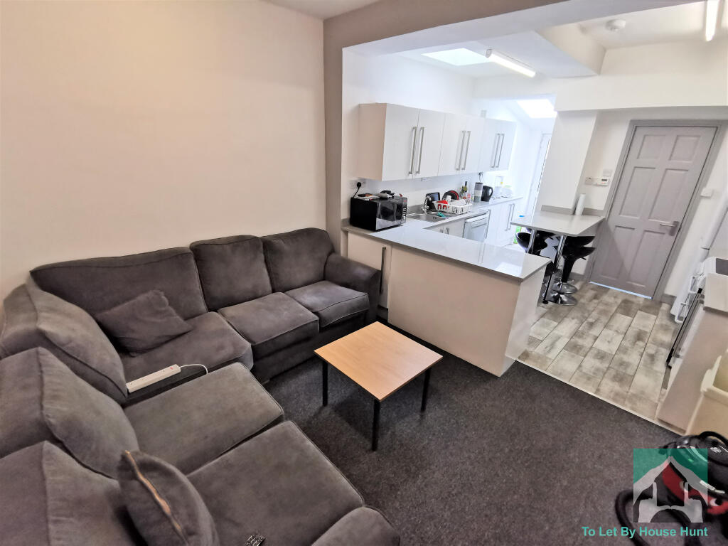 5 bed Mid Terraced House for rent in Birmingham. From House Hunt - Birmingham