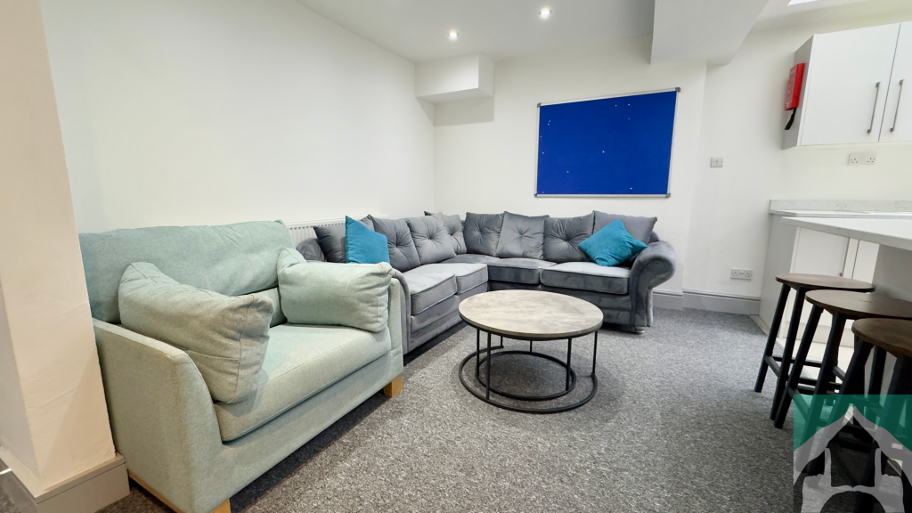 6 bed Mid Terraced House for rent in Birmingham. From House Hunt - Birmingham