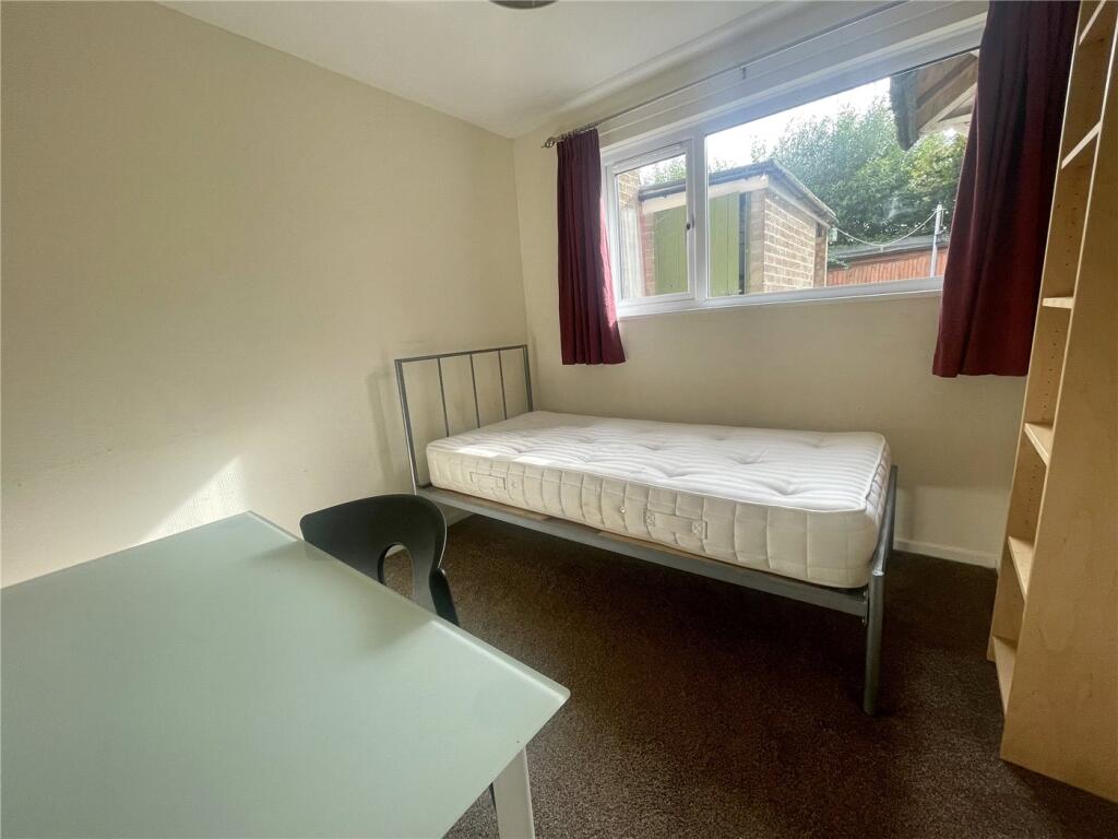 4 bed House Share for rent in Farnham. From Winkworth - Farnham 4 bed House Share for rent in Farnham. From Winkworth - Farnham