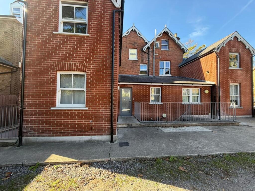 2 bed Flat Share for rent in Kingston upon Thames. From Emoov - Chelmsford