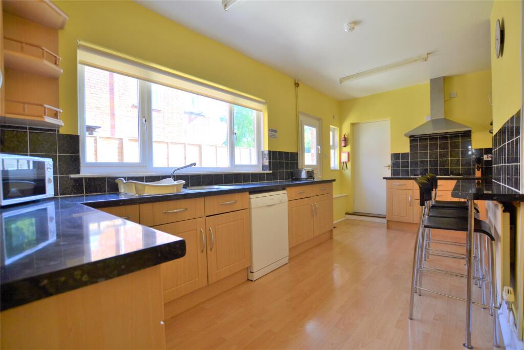 5 bed Semi Detached for rent in Gloucester. From Andrews Letting and Management - Gloucester 5 bed Semi Detached for rent in Gloucester. From Andrews Letting and Management - Gloucester