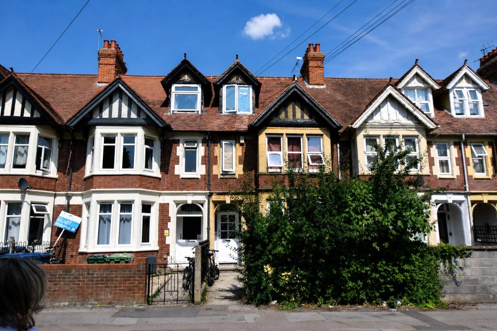 5 bed Detached for rent in Sandford-on-Thames. From Andrews Letting and Management - Headington