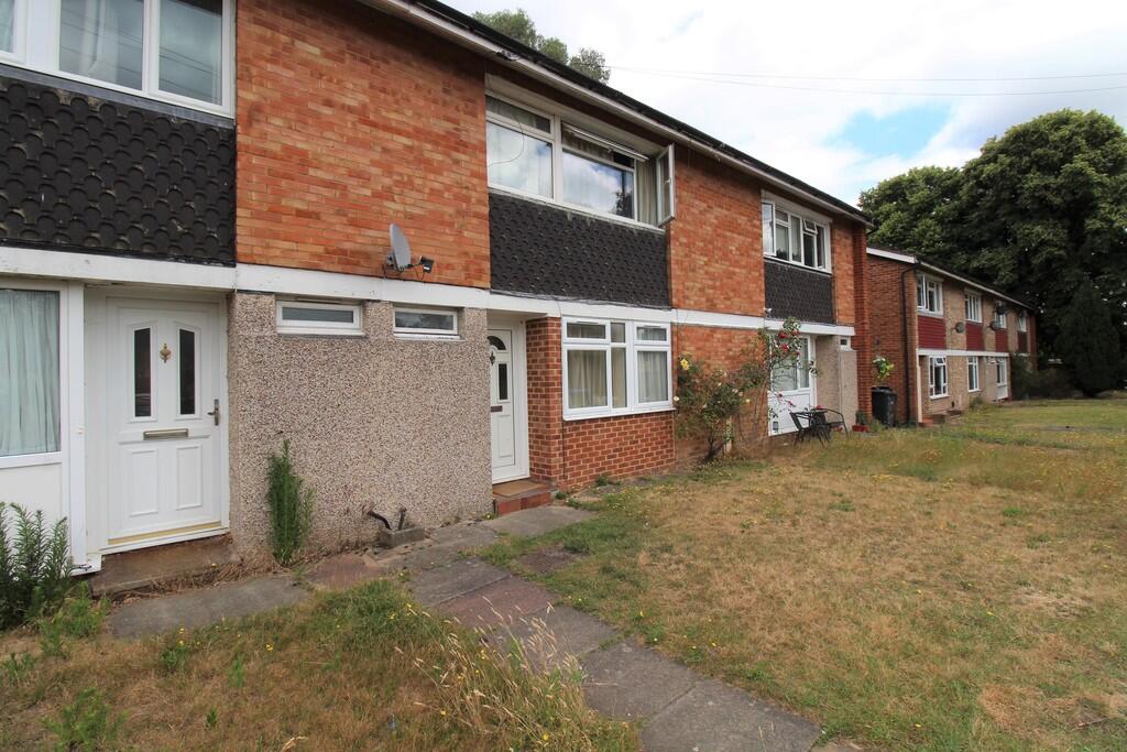 4 bed Mid Terraced House for rent in Bishopsgate. From S J Smith Estate Agents - Ashford