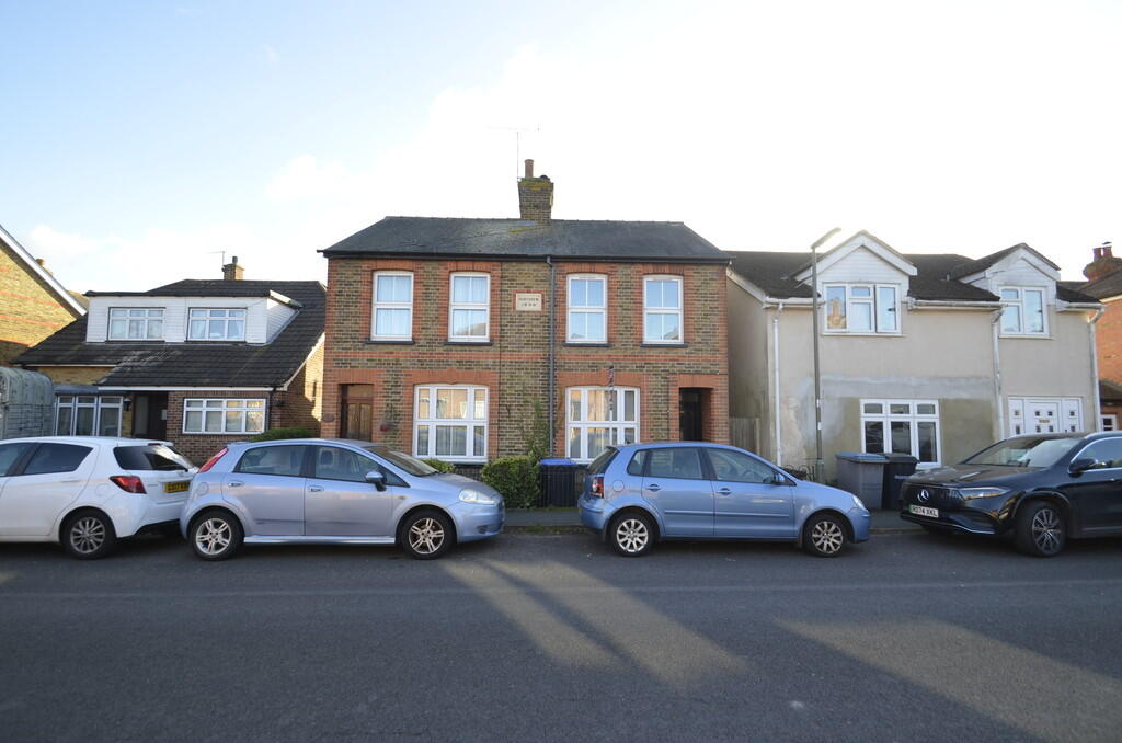 3 bed Semi Detached for rent in Bishopsgate. From S J Smith Estate Agents - Ashford 3 bed Semi Detached for rent in Bishopsgate. From S J Smith Estate Agents - Ashford