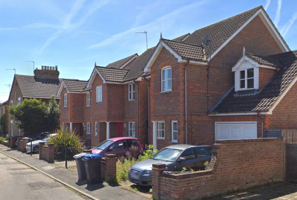 4 bed Detached for rent in Egham. From S J Smith Estate Agents - Ashford