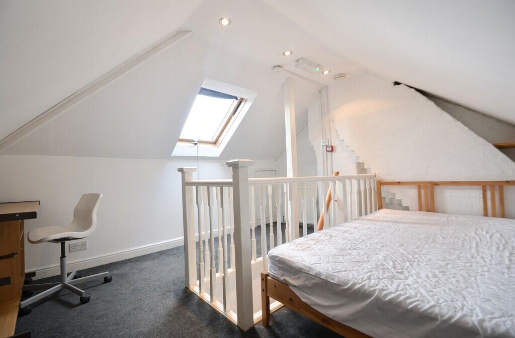 1 bed House Share for rent in Egham. From S J Smith Estate Agents - Ashford