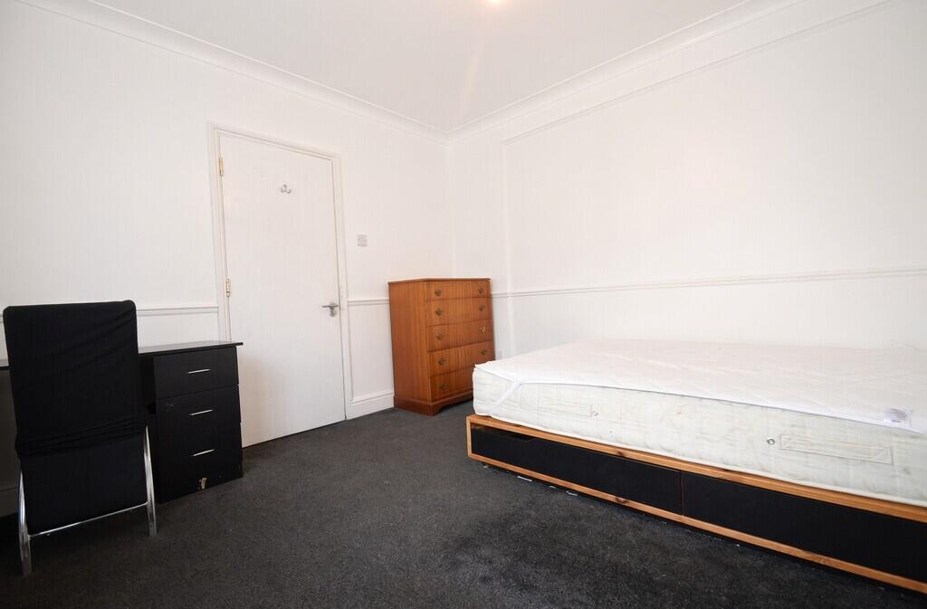 1 bed House Share for rent in Egham. From S J Smith Estate Agents - Ashford