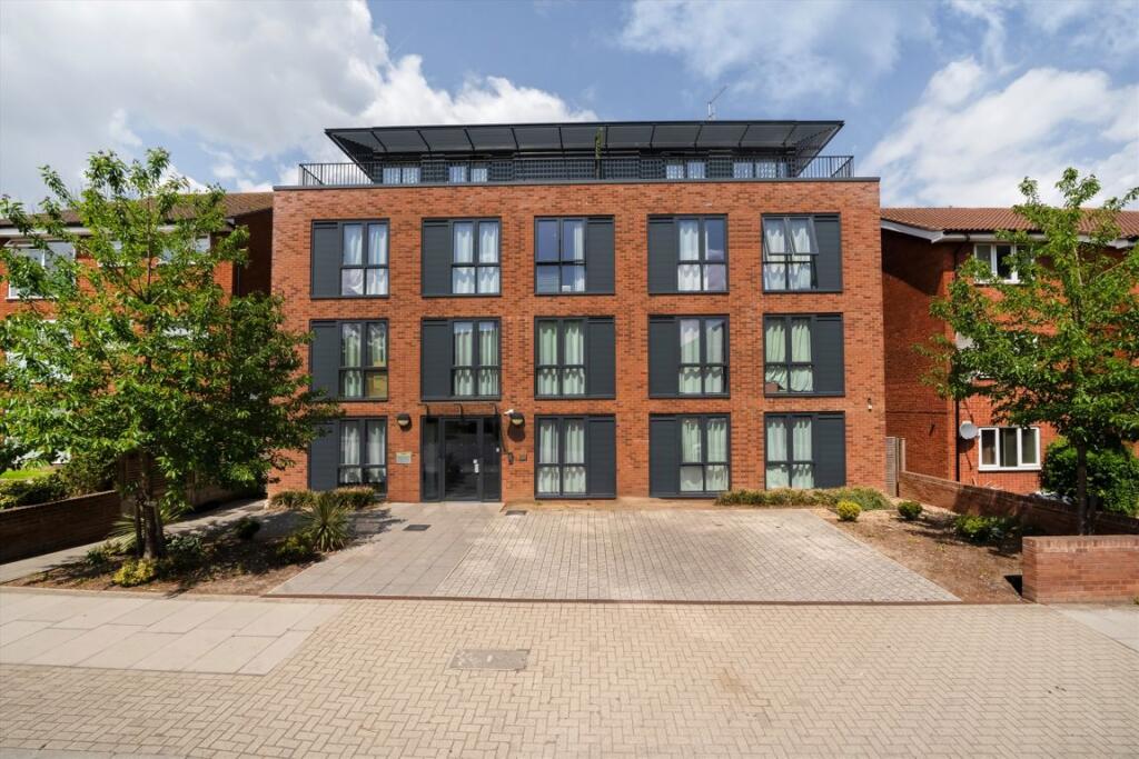 4 bed 1st Floor Flat for rent in Harrow. From Colin Dean 4 bed 1st Floor Flat for rent in Harrow. From Colin Dean