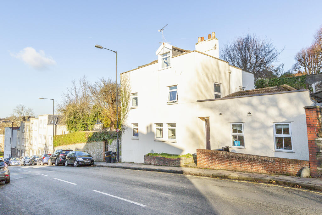 5 bed Detached for rent in Bristol. From Digs - Bristol