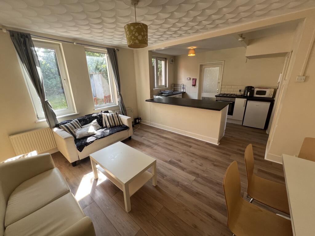 3 bed Semi Detached for rent in Southampton. From Tenant Direct - Southampton