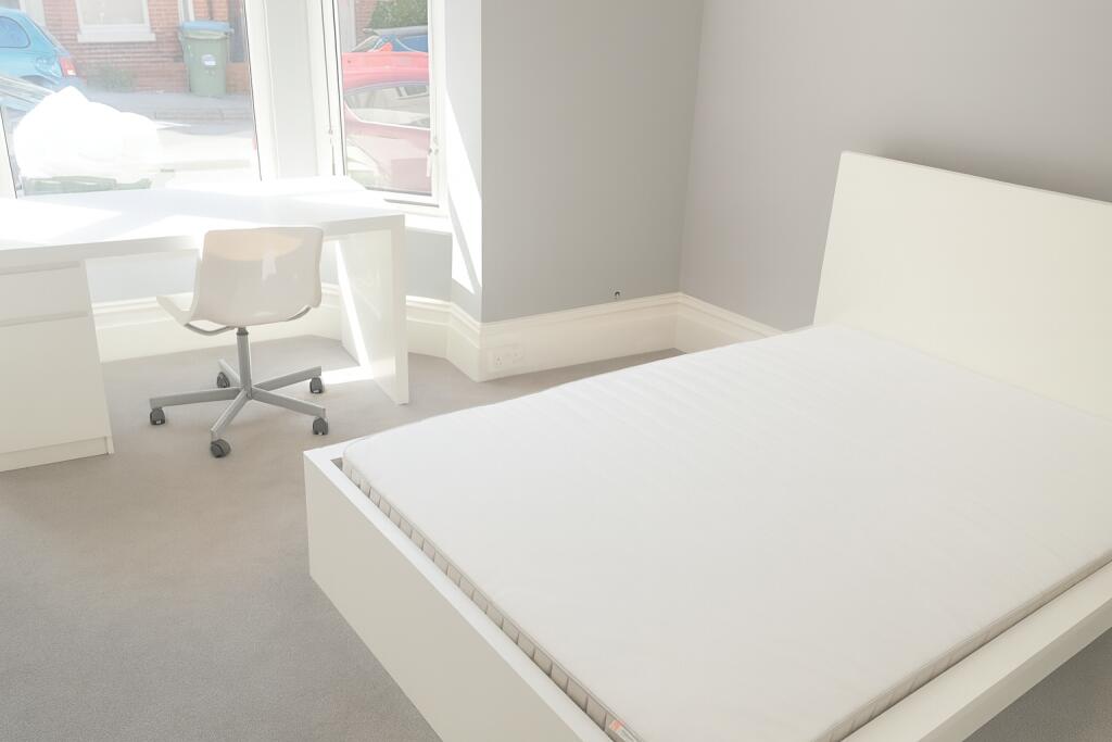 5 bed Mid Terraced House for rent in Southampton. From Tenant Direct - Southampton 5 bed Mid Terraced House for rent in Southampton. From Tenant Direct - Southampton