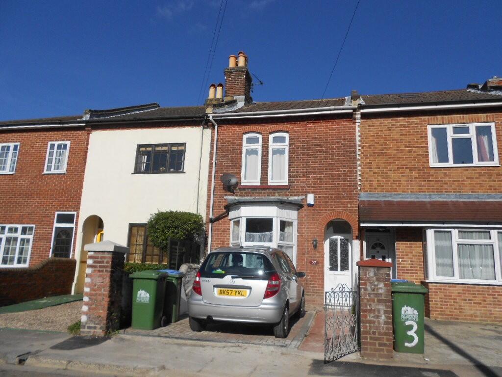 6 bed Mid Terraced House for rent in Southampton. From Tenant Direct - Southampton