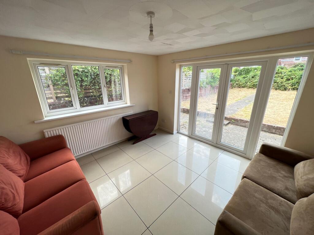 6 bed Semi Detached for rent in Southampton. From Tenant Direct - Southampton