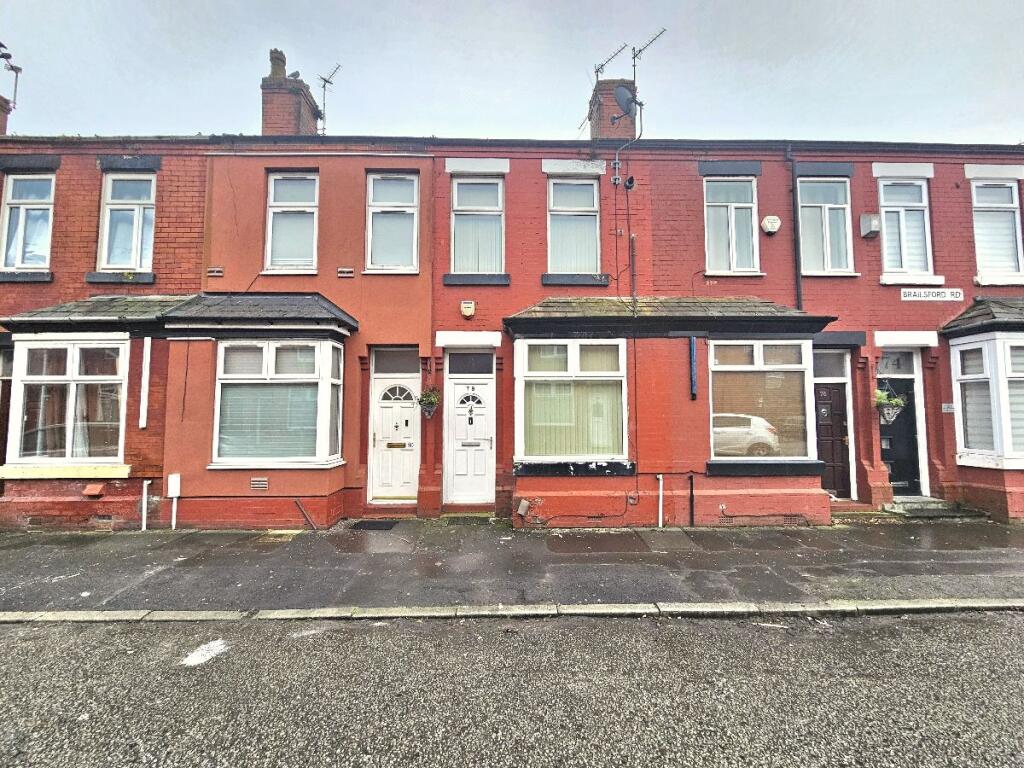 3 bed Mid Terraced House for rent in Stockport. From Lancashire Properties - Manchester