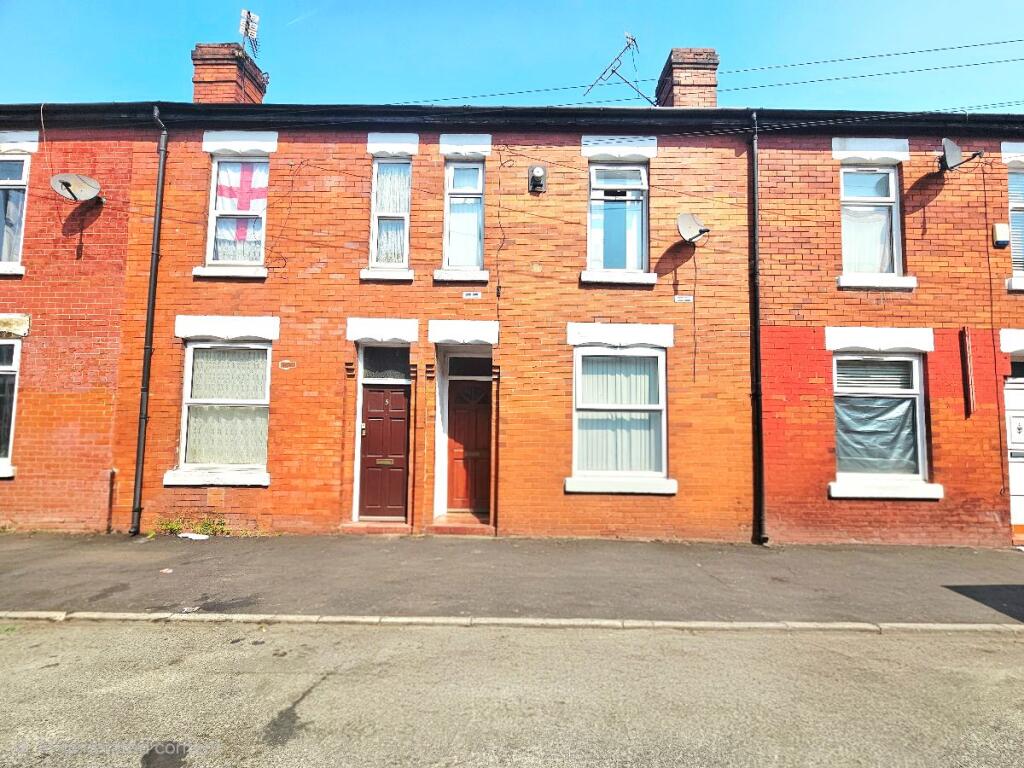 3 bed Mid Terraced House for rent in Manchester. From Lancashire Properties - Manchester
