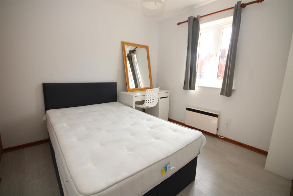 1 bed House Share for rent in Guildford. From Cavender Estate Agent - Guildford 1 bed House Share for rent in Guildford. From Cavender Estate Agent - Guildford