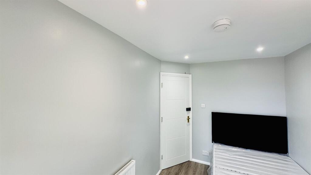 1 bed House Share for rent in Guildford. From Cavender Estate Agent - Guildford