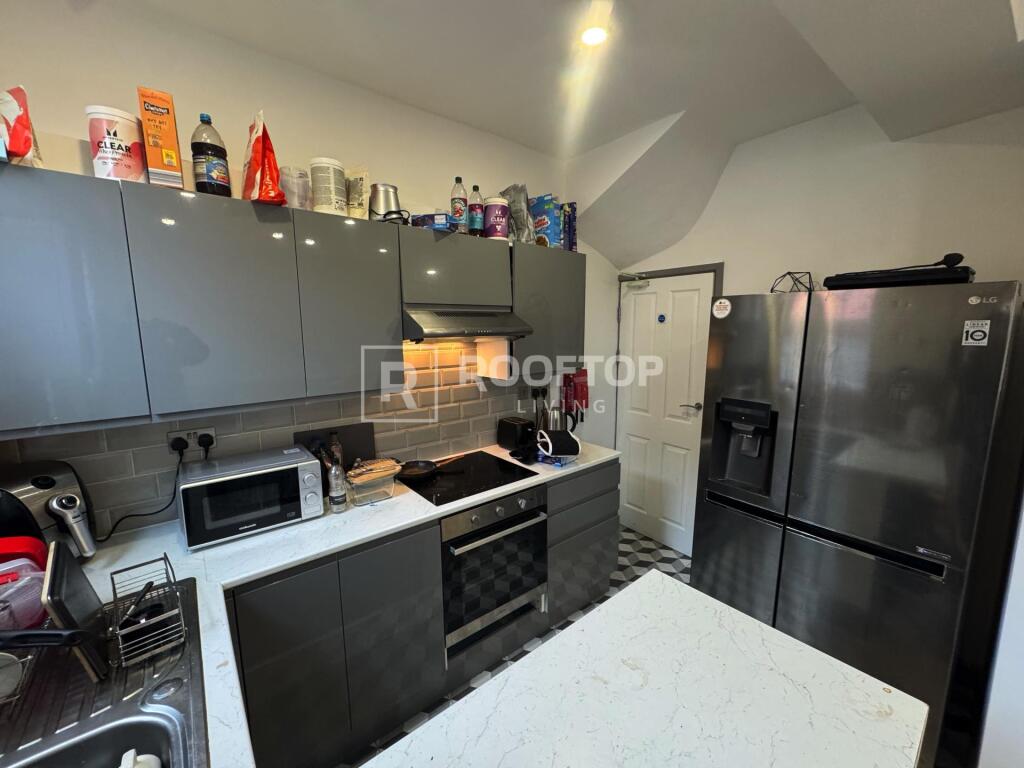 4 bed Detached for rent in Leeds. From Rooftop Living - UK Ltd