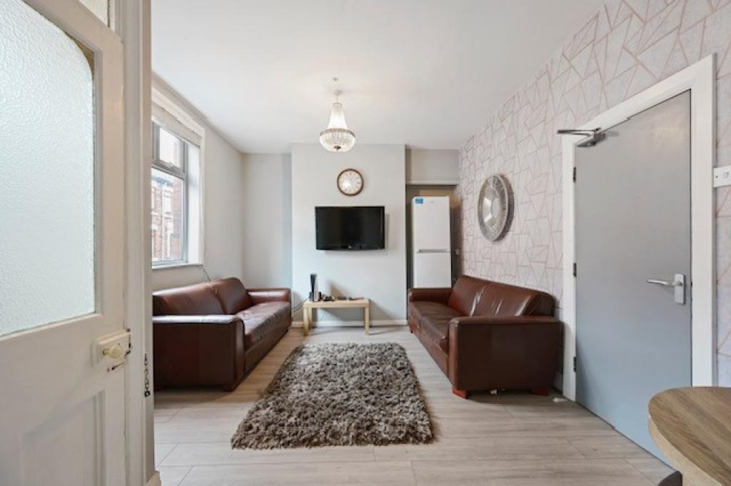 6 bed End of Terrace for rent in Preston. From Kingswood Properties City Center 6 bed End of Terrace for rent in Preston. From Kingswood Properties City Center