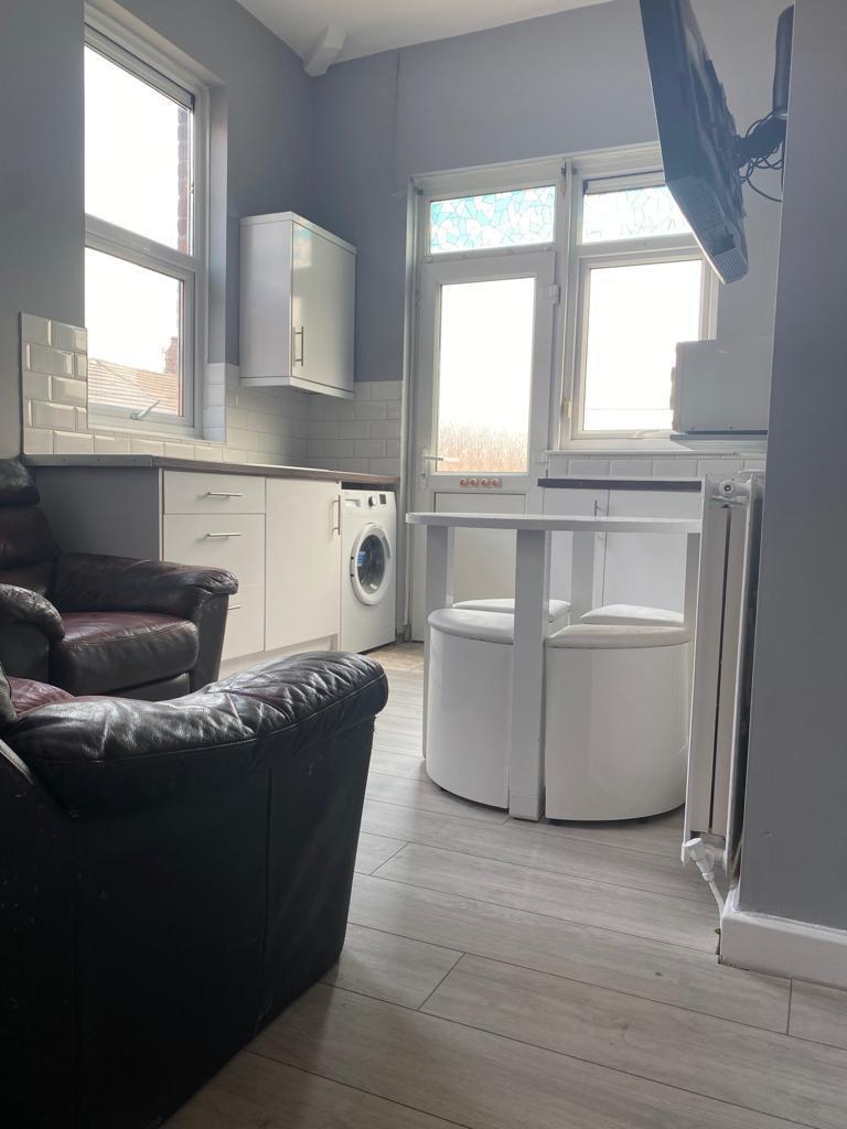 3 bed 1st Floor Flat for rent in Preston. From Kingswood Properties City Center 3 bed 1st Floor Flat for rent in Preston. From Kingswood Properties City Center
