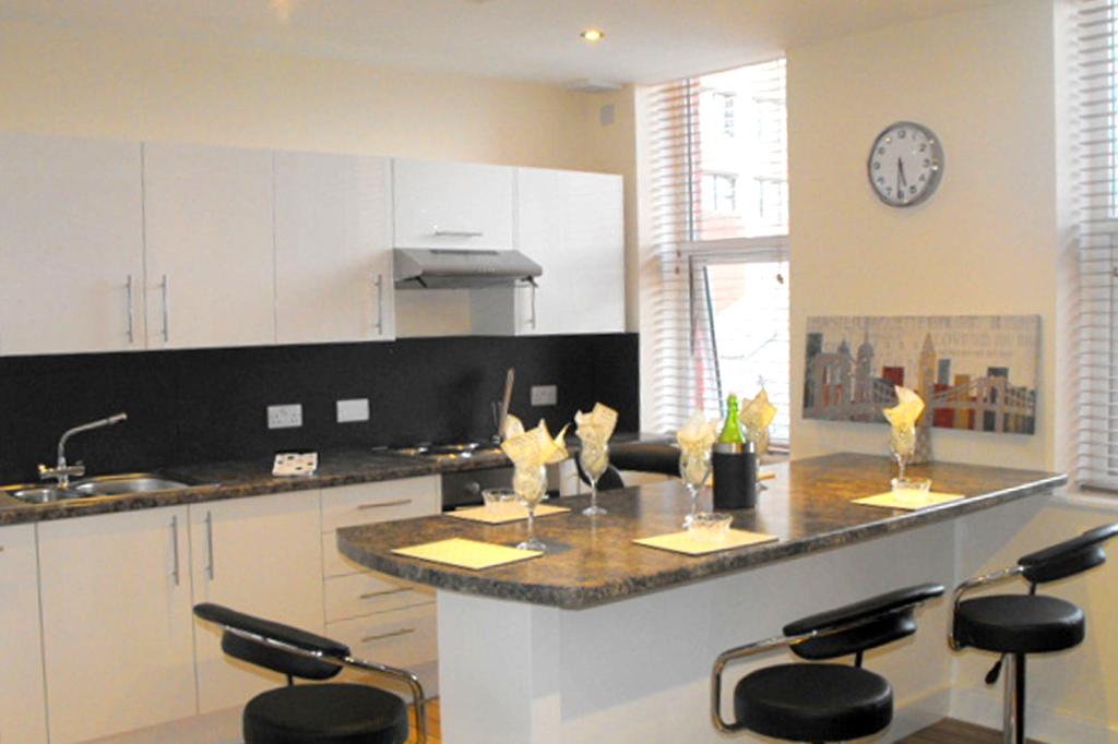 5 bed Mid Terraced House for rent in Preston. From Kingswood Properties City Center