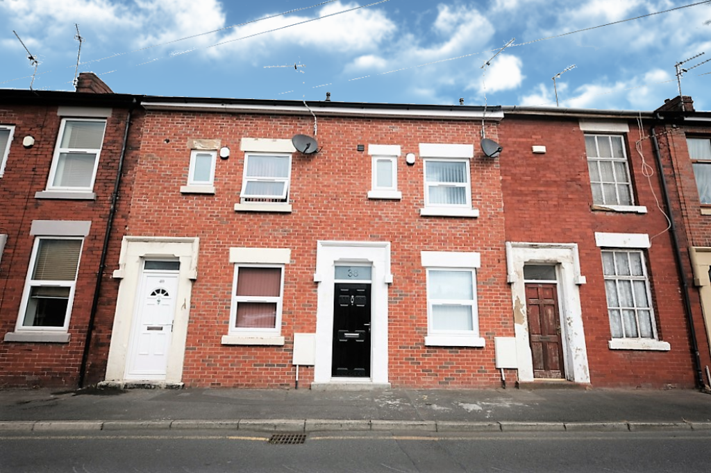 4 bed Mid Terraced House for rent in Preston. From Kingswood Properties City Center 4 bed Mid Terraced House for rent in Preston. From Kingswood Properties City Center