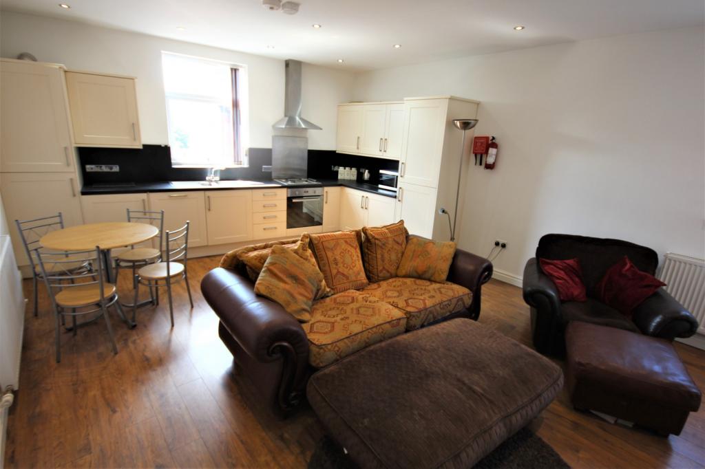 3 bed 1st Floor Flat for rent in Preston. From Kingswood Properties City Center