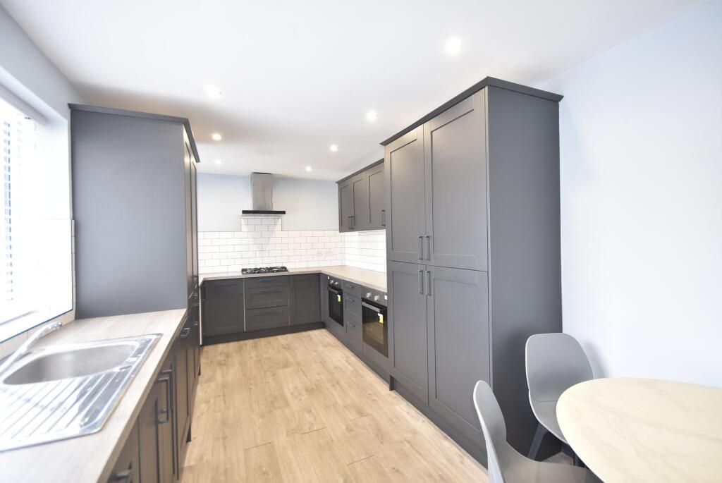 5 bed Mid Terraced House for rent in Newcastle upon Tyne. From Easiliving - Jesmond