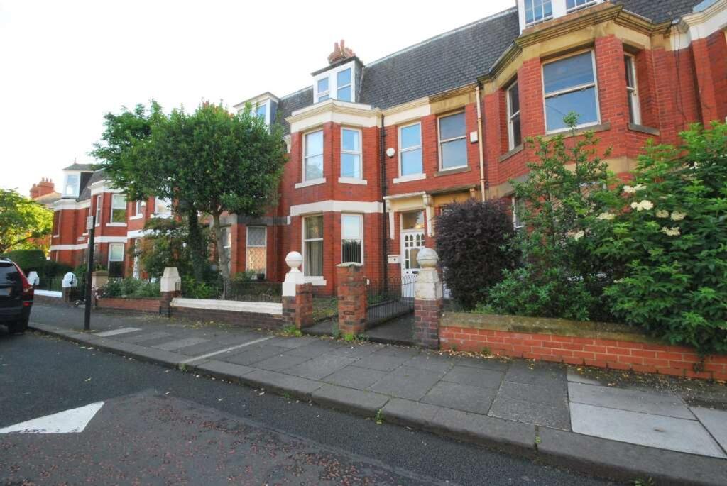 6 bed Mid Terraced House for rent in Newcastle upon Tyne. From Easiliving - Jesmond