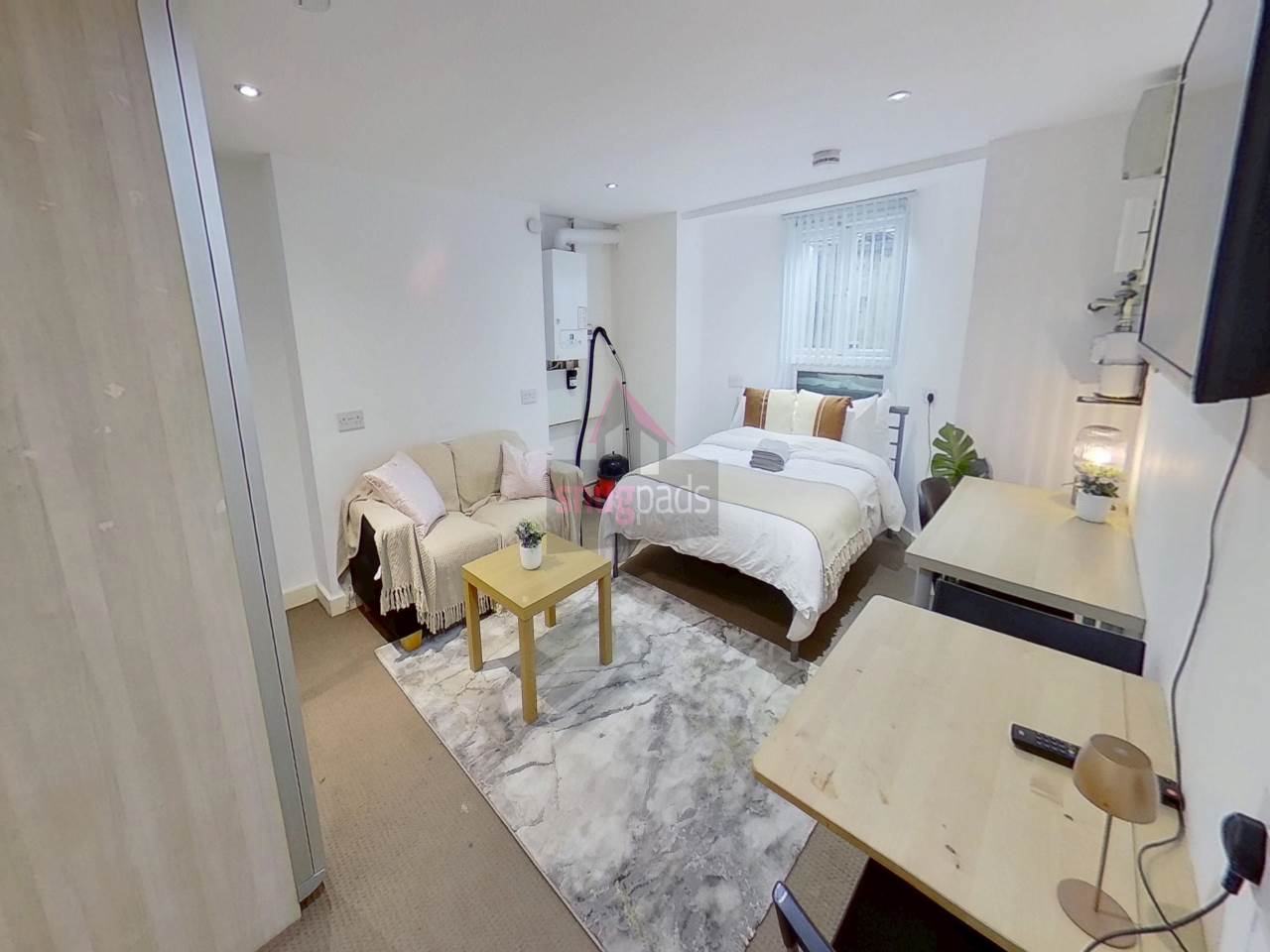 0 bed Studio for rent in Brindle Heath. From SnugPads - Manchester