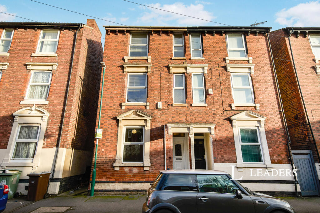 6 bed Mid Terraced House for rent in Nottingham. From Leaders Sales - Nottingham