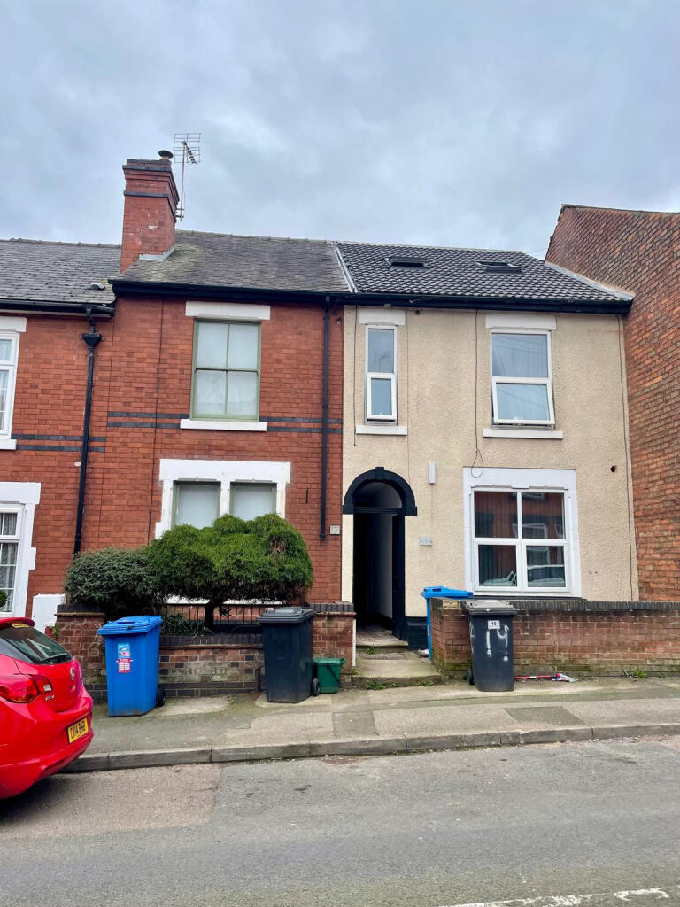 5 bed Mid Terraced House for rent in Mackworth. From Property Options Sales & Lettings - Derby 5 bed Mid Terraced House for rent in Mackworth. From Property Options Sales & Lettings - Derby