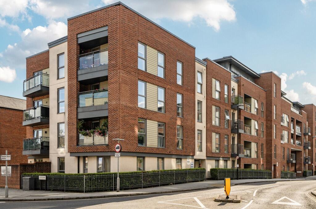 2 bed 1st Floor Flat for rent in Butlocks Heath. From Beals - Bitterne