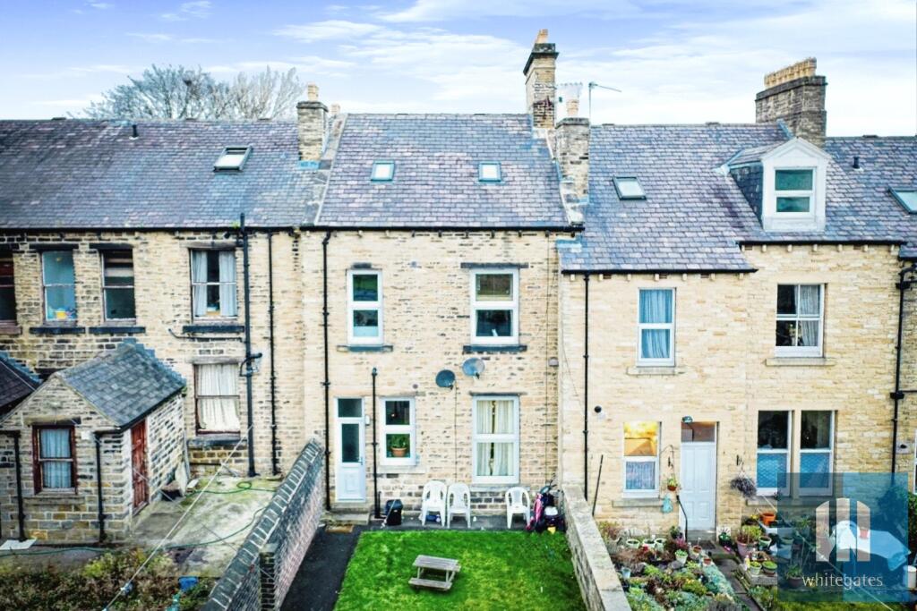 4 bed Apartment for rent in Huddersfield. From Whitegates - Huddersfield