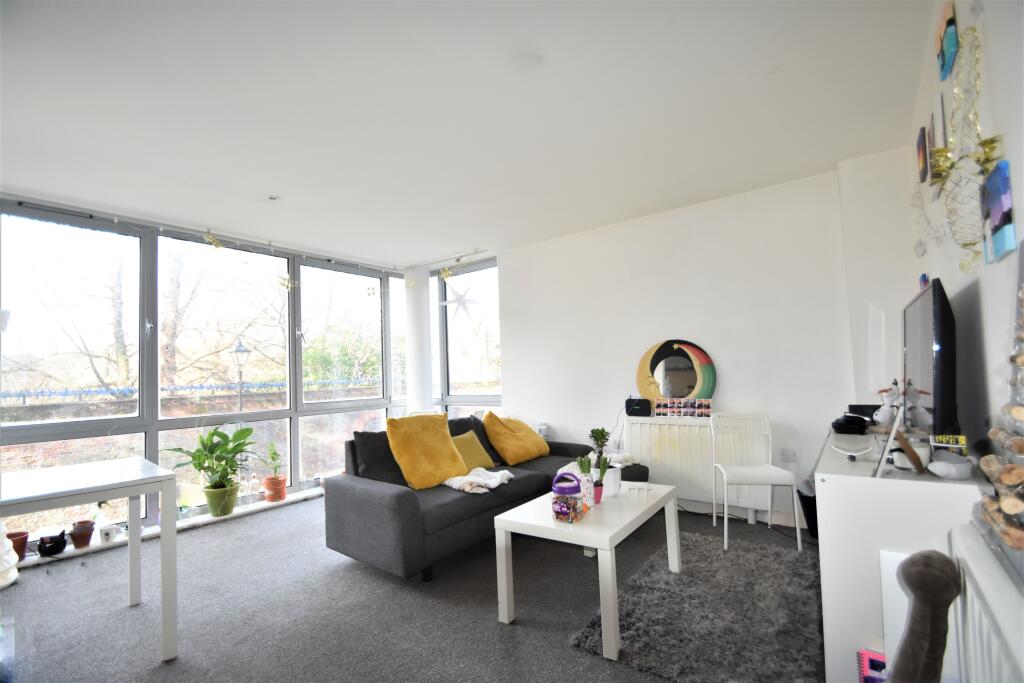 1 bed 1st Floor Flat for rent in Portsmouth. From Beals - Southsea 1 bed 1st Floor Flat for rent in Portsmouth. From Beals - Southsea