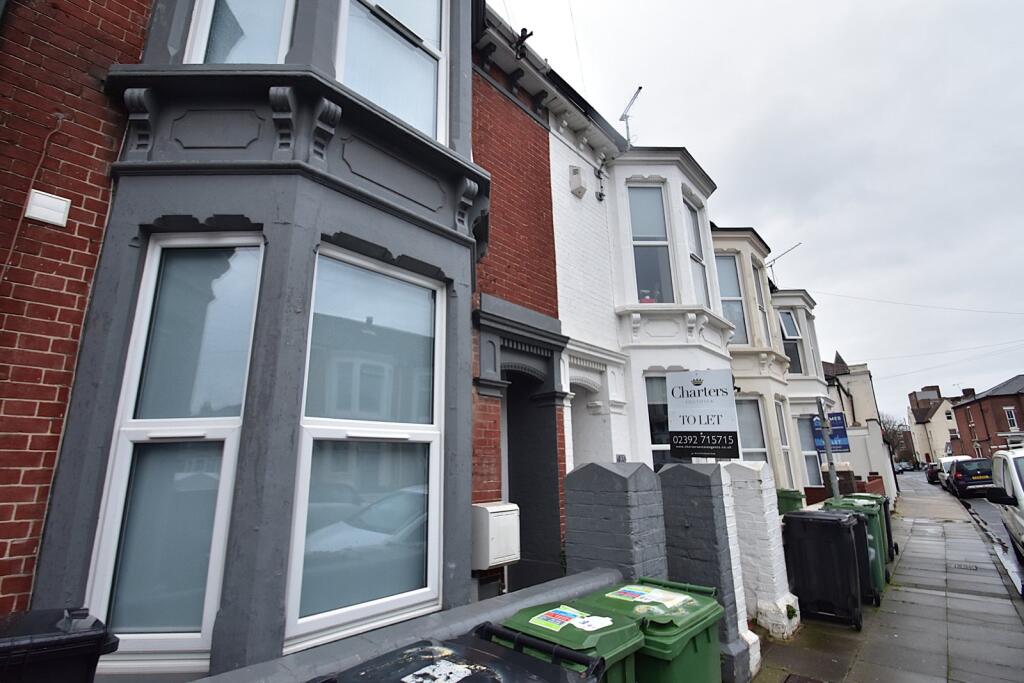 7 bed Mid Terraced House for rent in Portsmouth. From Beals - Southsea 7 bed Mid Terraced House for rent in Portsmouth. From Beals - Southsea