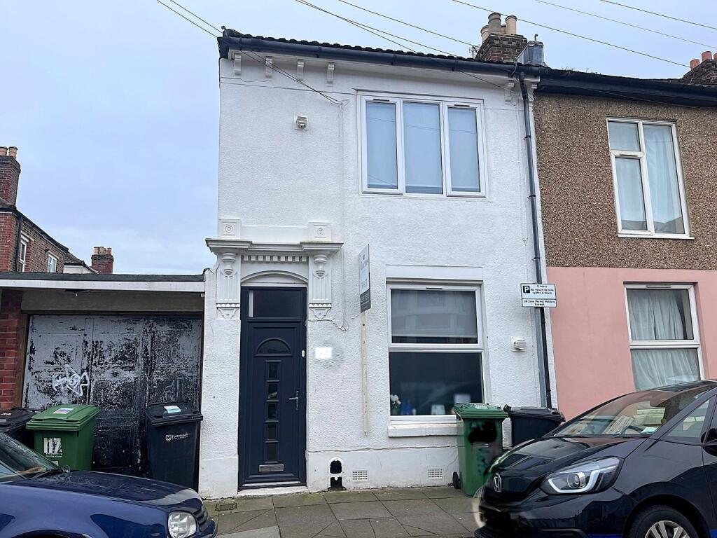 6 bed Mid Terraced House for rent in Portsmouth. From Beals - Southsea
